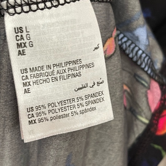 I.N.C. International Concepts zip pocket black floral top Size Large - Picture 5 of 7